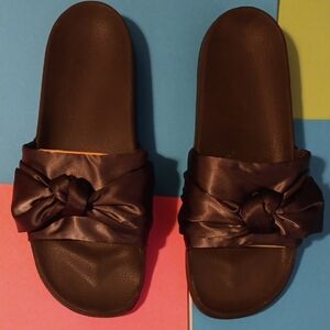 Chic Grey Sandals With Bows